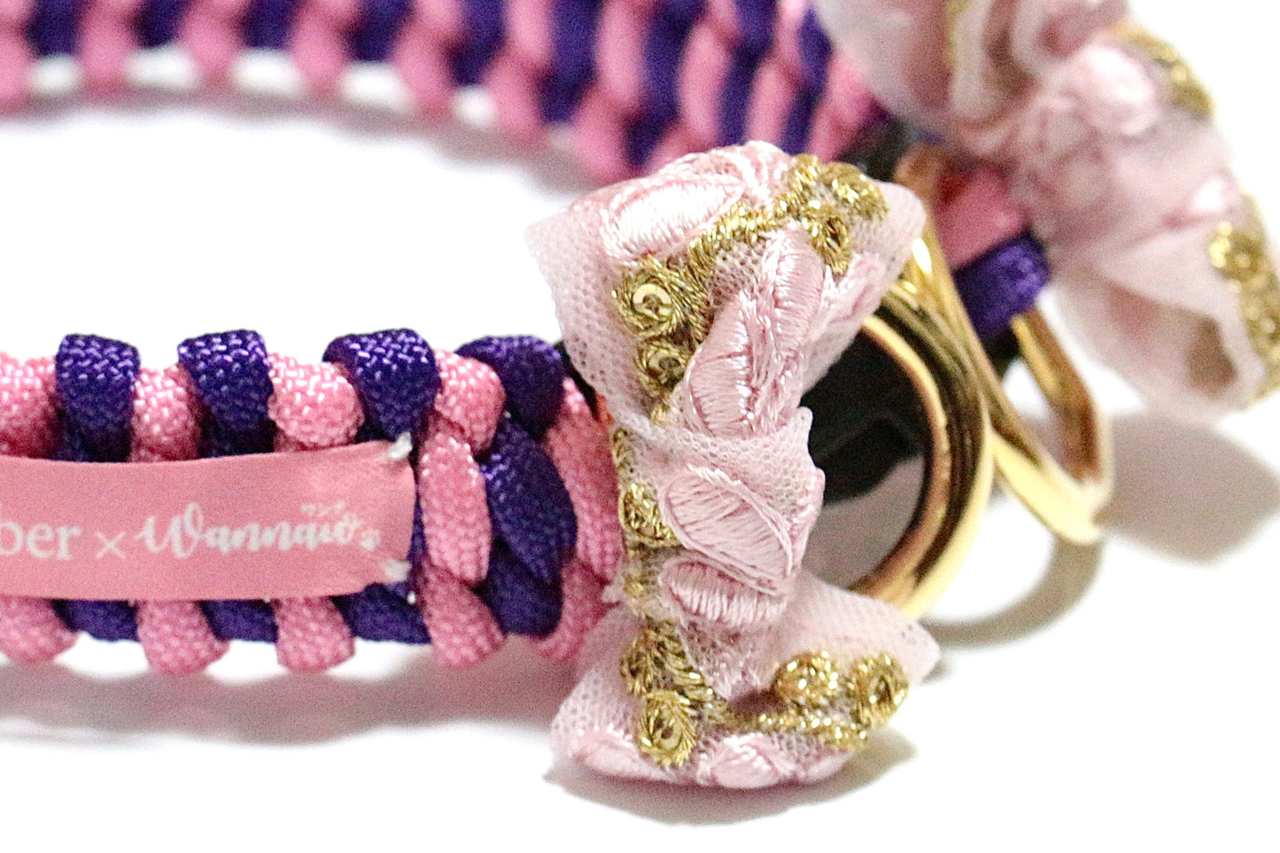 Cor de Levan/Raille (striped ribbon collar)